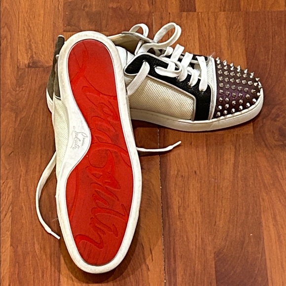 Red Bottoms Christian Louboutin Louis Junior Spikes Sneaker Men's - Picture 2 of 6
